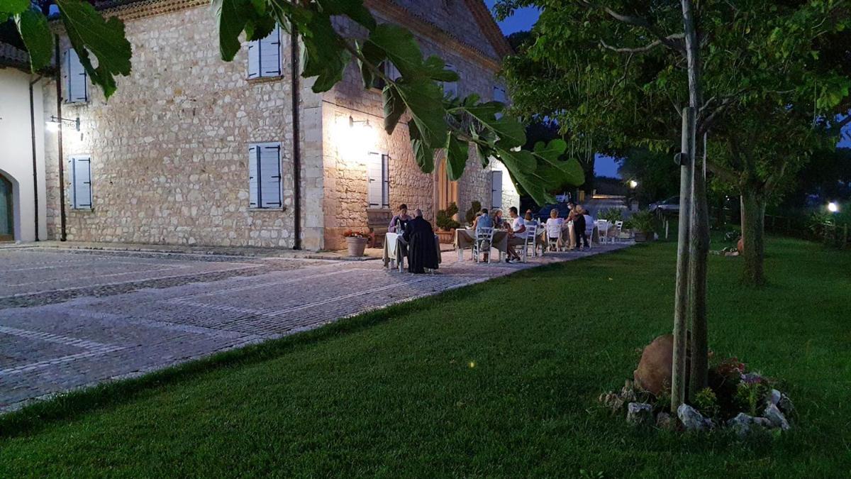 I Casali Di Colle Monte Vila San Giuliano di Puglia Exterior foto